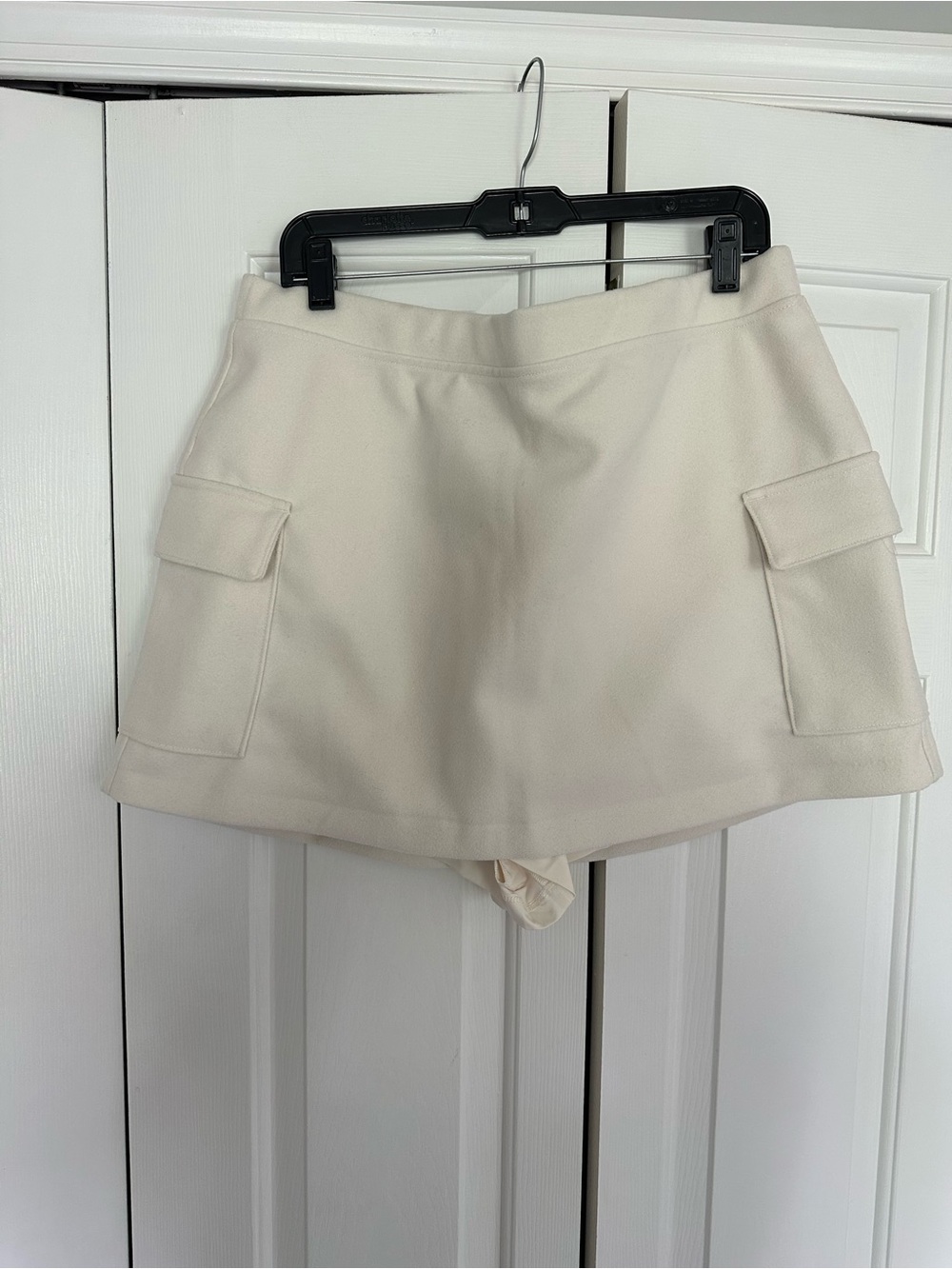 Abercrombie & Fitch Cream Cargo Skort with Patch Pockets